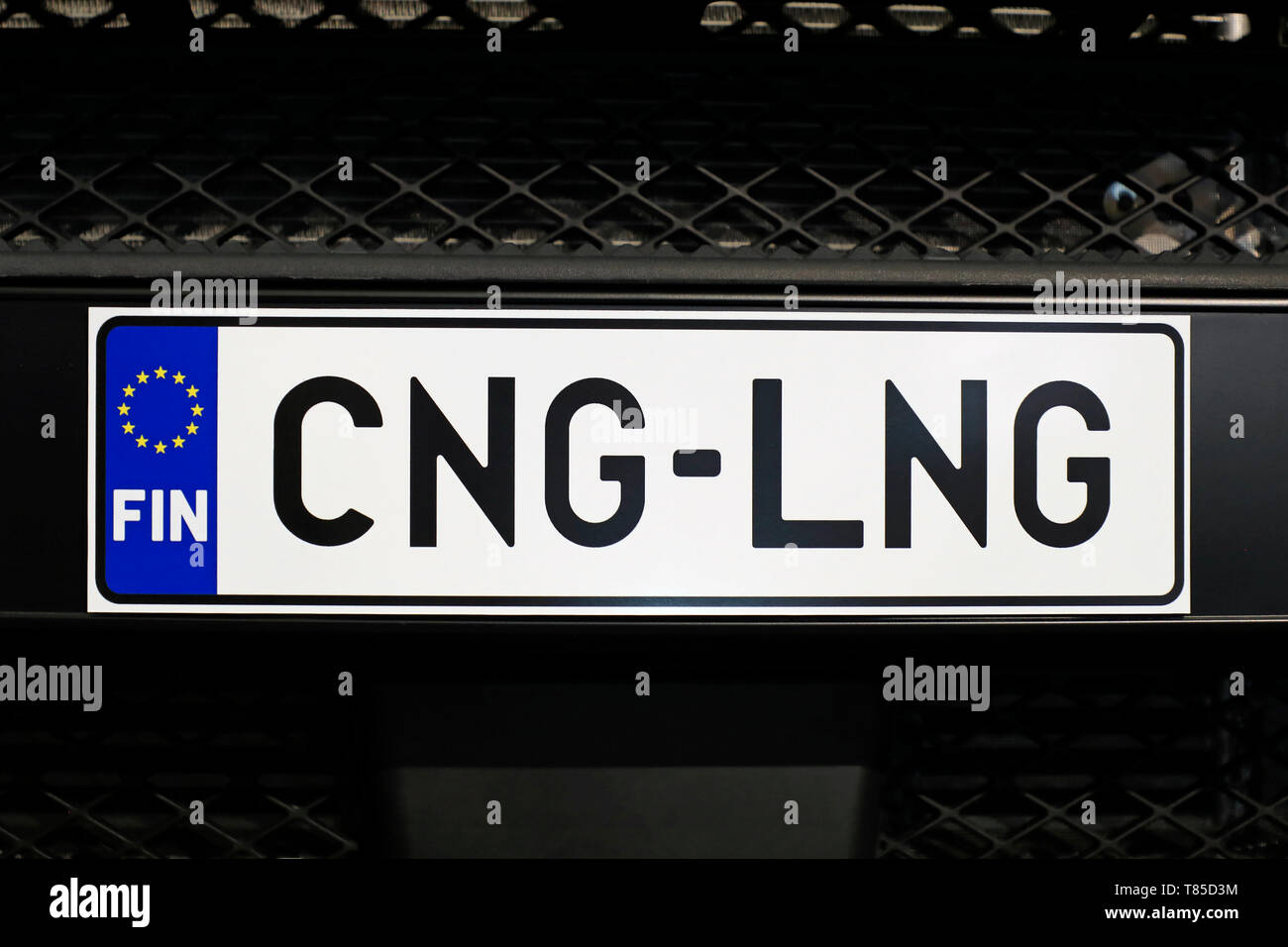 Helsinki, Finlande. 09 mai, 2019. CNG-LNG s'inscrire sur la plaque camion Iveco Stralis NP comme vu sur Transport-Logistics 2019. Le véhicule peut fonctionner sur, GNC GNC combiné et le GNL, ou gaz naturel liquéfié. Credit : Taina Sohlman/agefotostock Banque D'Images