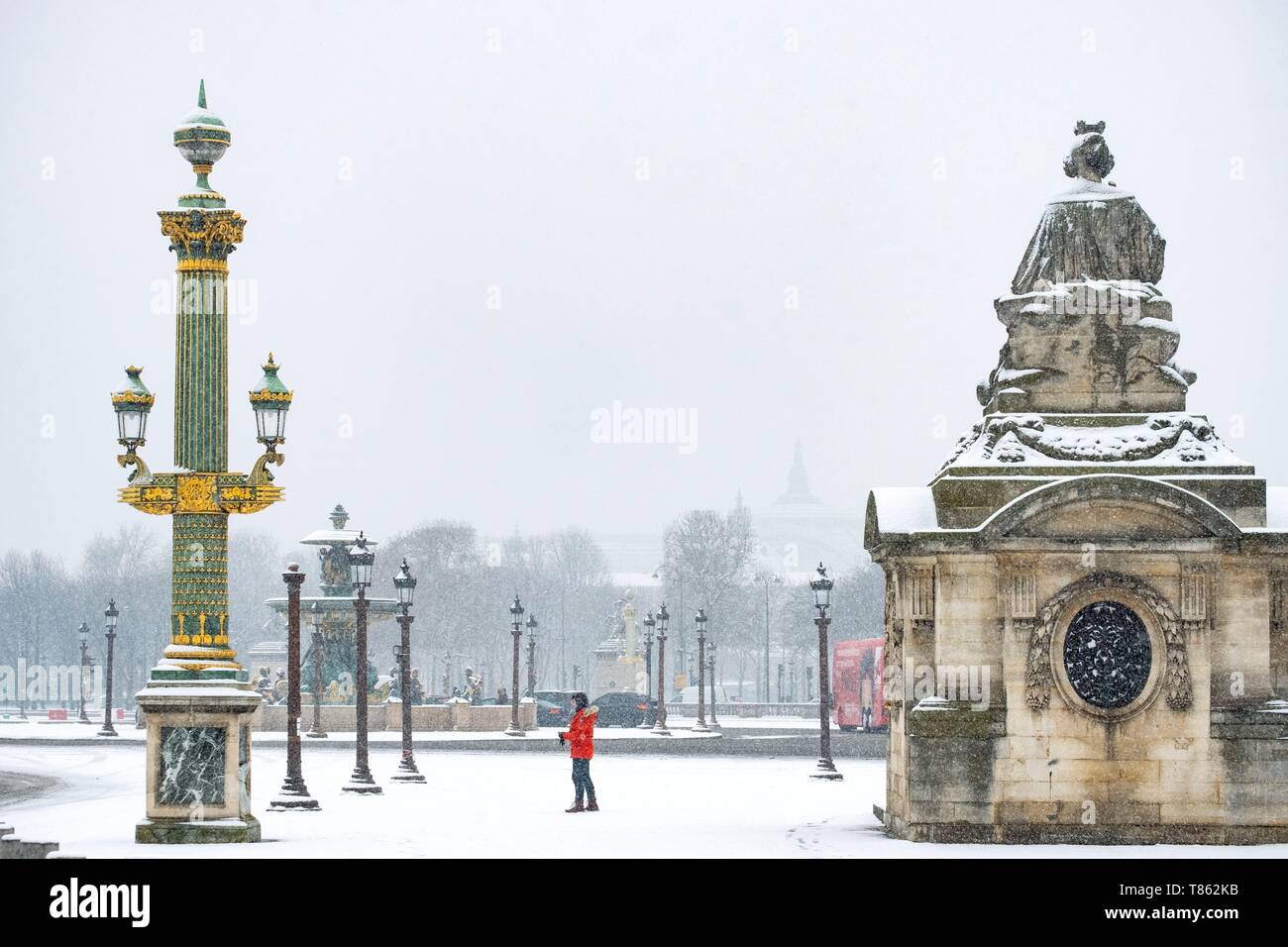 France, Paris, la Place de la Concorde sous la neige Banque D'Images