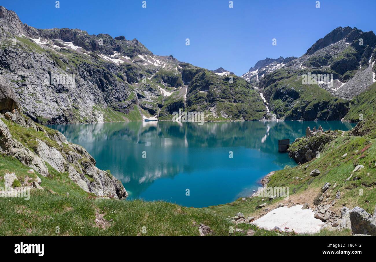 France, Hautes-Pyrénées, Loudenvielle, Val Louron, lac Caillauas Photo  Stock - Alamy