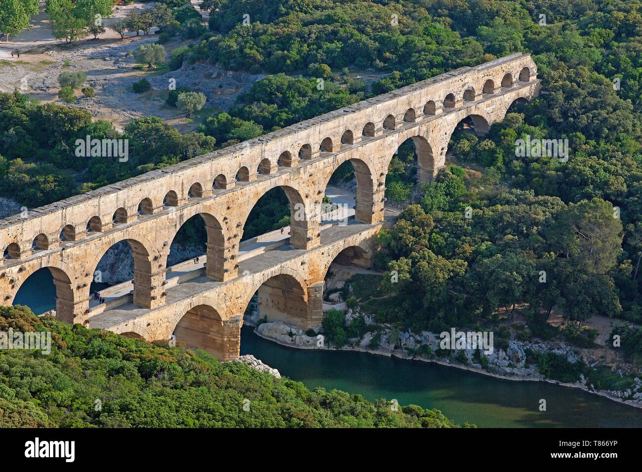 Le Pont Du Gard Est Un Ancien Aqueduc Romain Situé Dans Le Sud De La