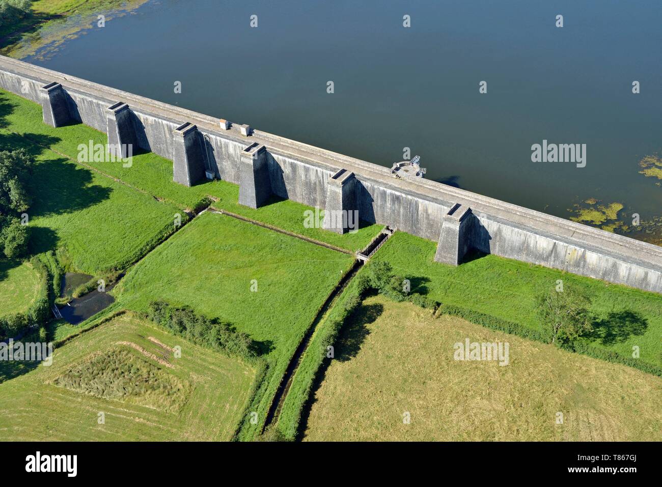 France, Côte d'Or, Chazilly, le réservoir de Chazilly, réservoirs du canal de Bourgogne (vue aérienne) Banque D'Images