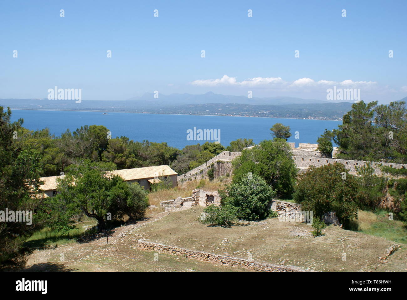 Vue sur la baie de Navarin Niokastro château, Pylos, Péloponnèse, Grèce Banque D'Images
