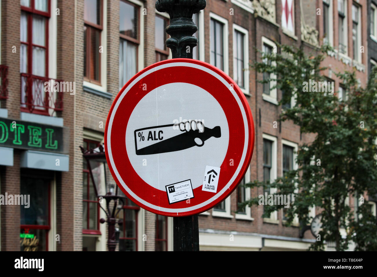 Panneau de circulation dans le Quartier Rouge d'Amsterdam, Banque D'Images
