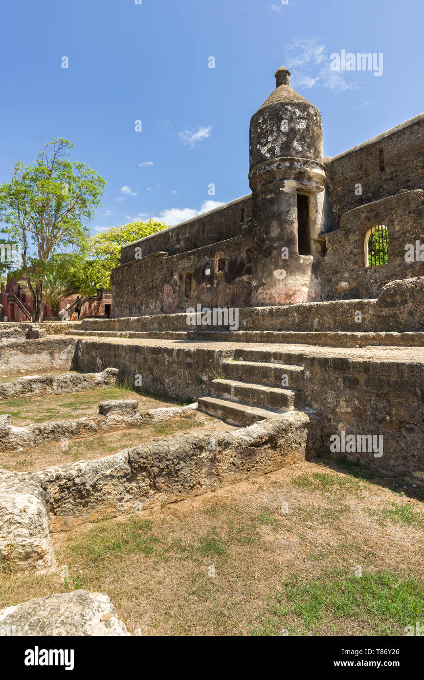 Vue de la caserne ruines du Fort Jésus, Mombasa, Kenya Banque D'Images