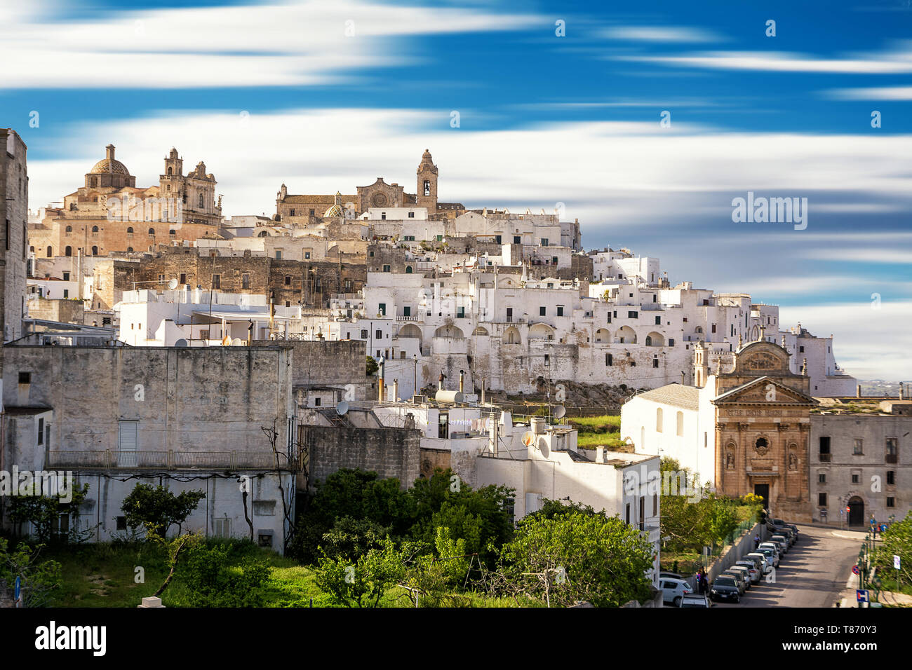 Vue panoramique d'Ostuni (Italie) Banque D'Images