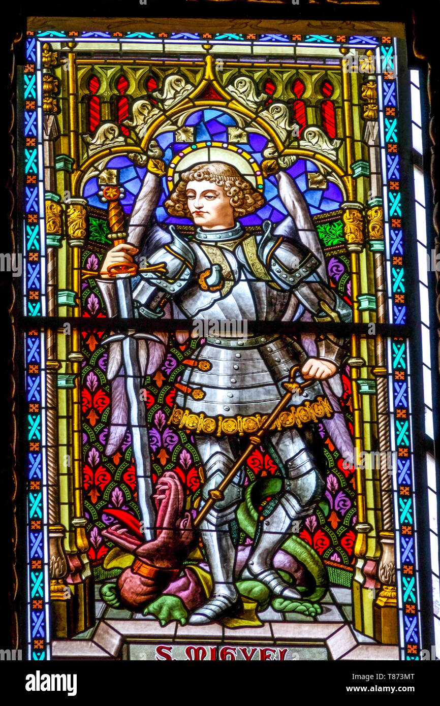 Vitraux dans la cathédrale de Valence, St Michel Archange, Espagne Banque D'Images