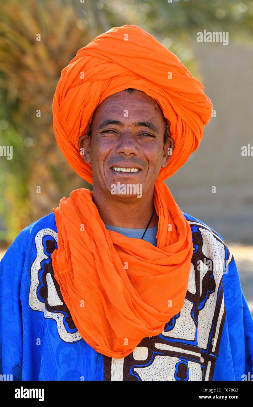 Maroc, région du Tafilalet, Merzouga, touareg portrait Banque D'Images