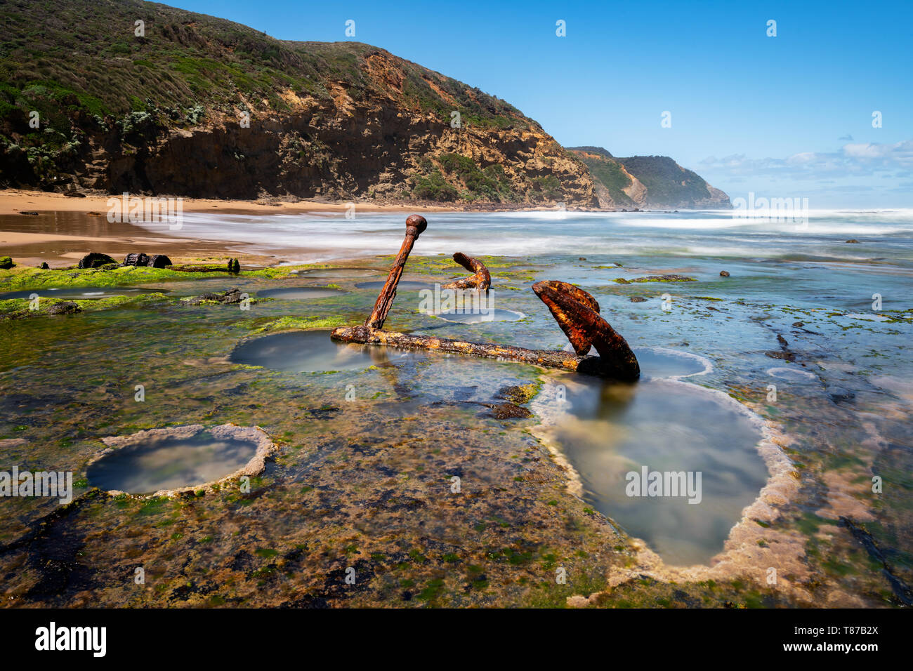 L'ancre rouillée d'un naufrage à Wreck Beach. Banque D'Images