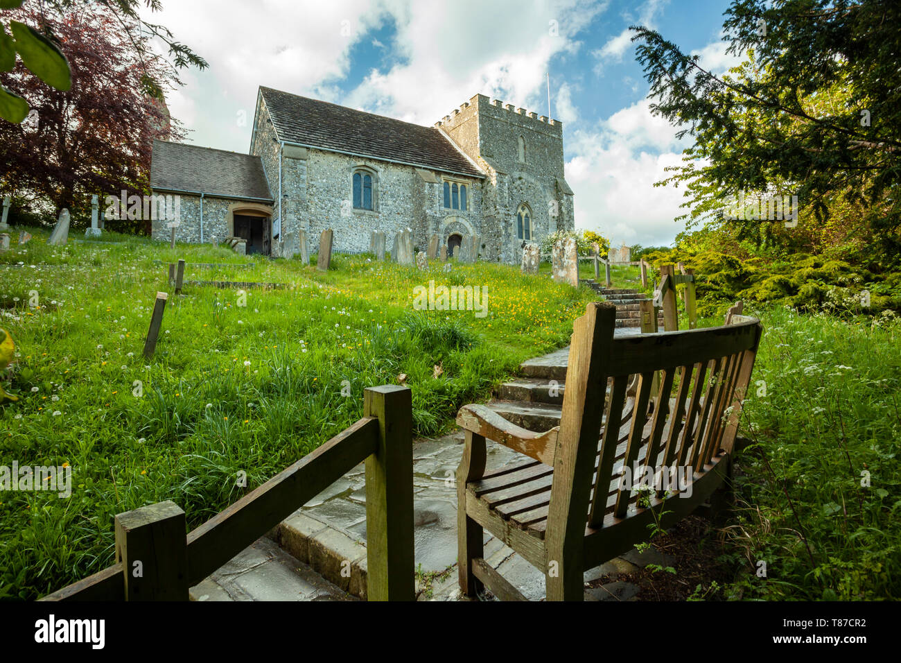 Après-midi de printemps à St Nicholas church in Bramber village, West Sussex. Banque D'Images