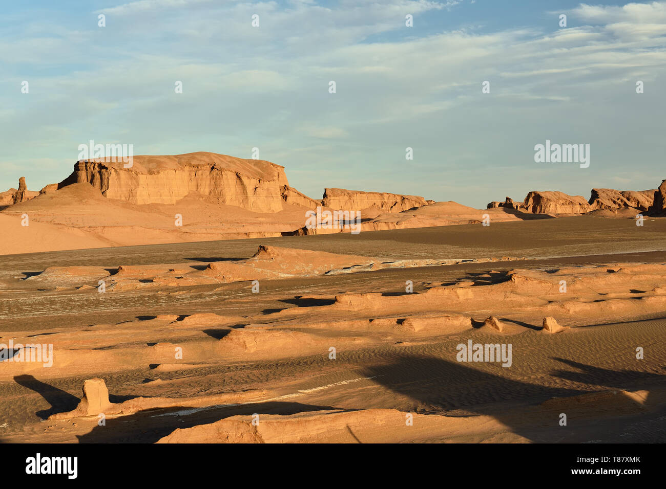 Les formations rocheuses gigantesques sur le désert du Lut - Dasht-e-Lut les plus chauds et plus arides de la planète, localiser près de Kerman, Iran. Banque D'Images