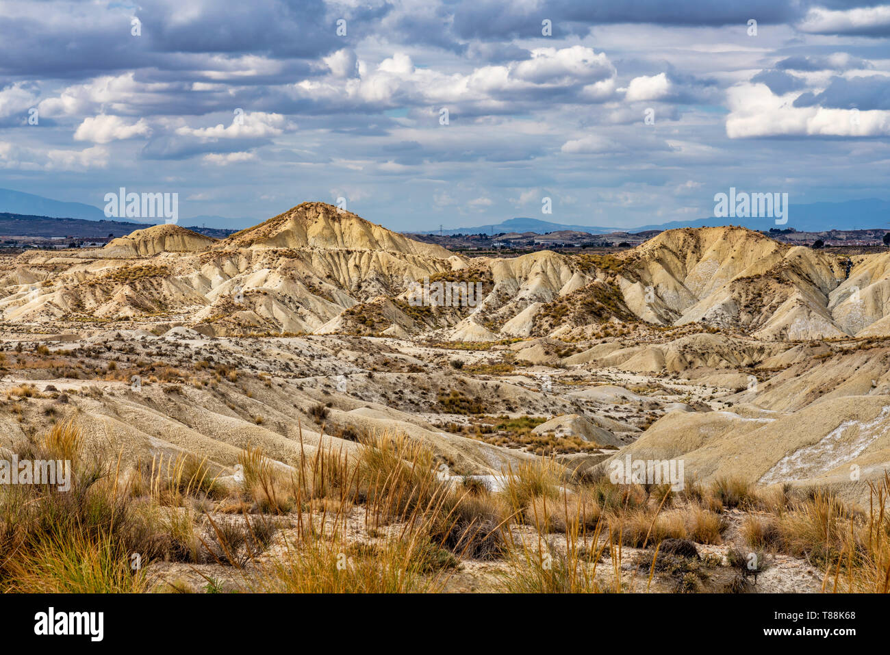 Les BADLANDS de Abanilla et Mahoya près de Murcia en Espagne est un domaine où un paysage lunaire a été formé par la force érosive de l'eau sur le mil Banque D'Images