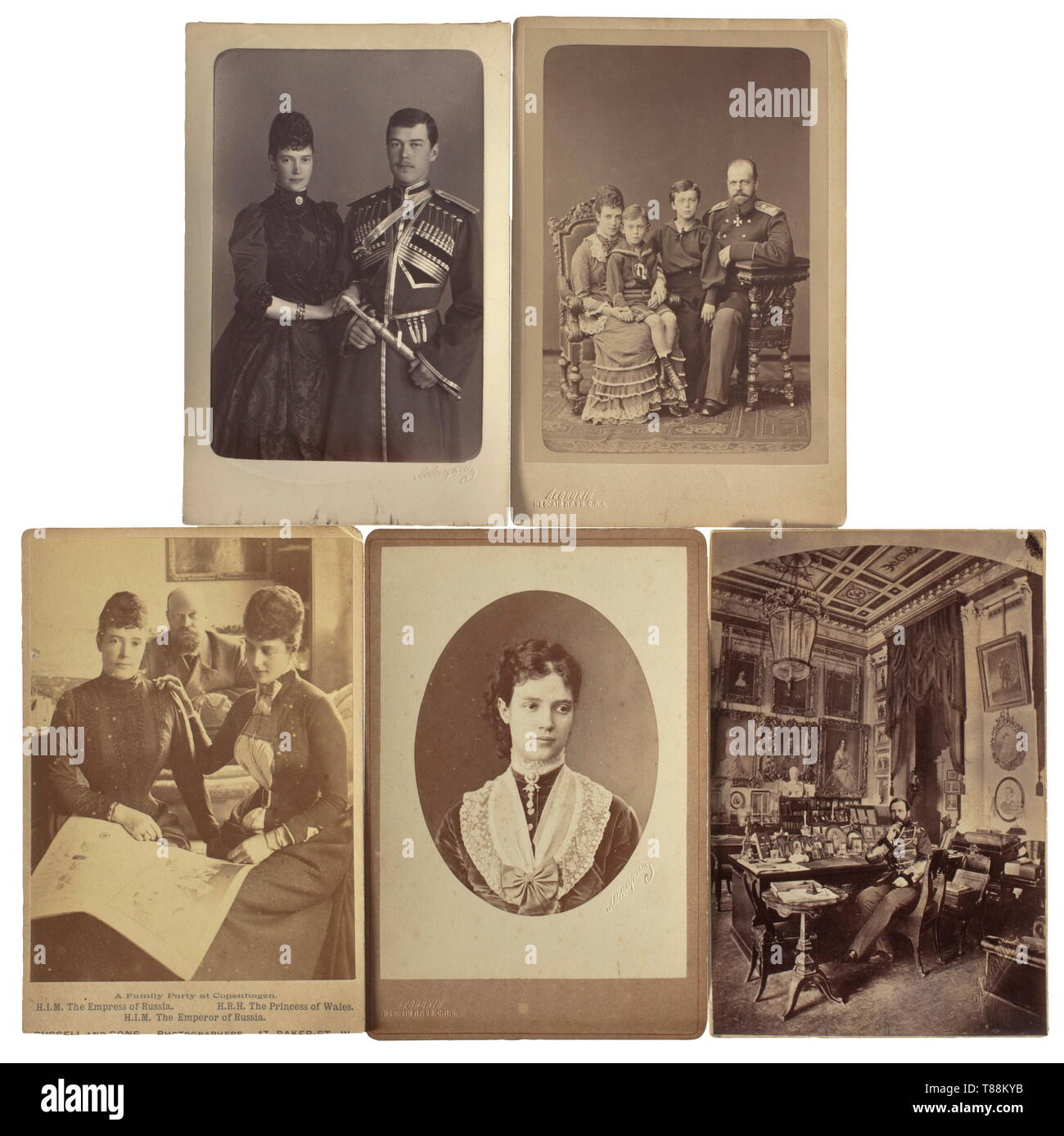 Cadeau cinq photos de la famille impériale de Russie, vers 1860 - 1900 Photo du Tsar Alexandre II dans son étude, en relief sur la partie inférieure gauche avec la cour nom du photographe 'Levitsky', gravé au dos. Photo du Tsar Alexandre III à l'Impératrice Maria Feodorovna et les enfants, en relief sur la partie inférieure gauche avec la cour nom du photographe 'Levitsky'. Photo de Tsarine Maria Feodorvna avec son fils Tsarévitch Nicolas Alexandrovitch, gravé sur la partie inférieure droite avec le nom du photographe 'Levitsky'. Photo de l'Impératrice Maria Feodorovna, gravé sur la partie inférieure, Additional-Rights Clearance-Info-ri-Not-Available Banque D'Images