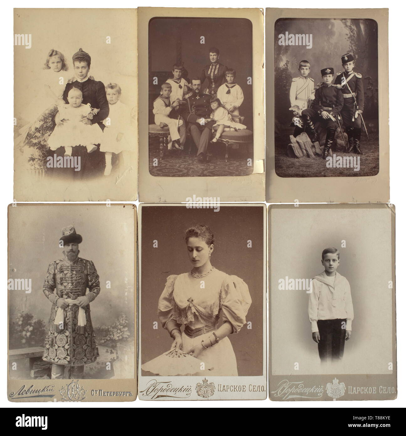 Cadeau six photos de la famille impériale russe, entre 1880 - 1910 Photo de Grand-duc Alexeï Alexandrovitch, gravé sur la partie inférieure gauche avec le nom du photographe 'Levitsky', gravé au dos. Photo de Grand-duc Vladimir Alexandrovitch avec sa femme Maria Pavlovna et les enfants, en relief sur la partie inférieure gauche avec le nom du photographe 'Levitsky', le bord gauche légèrement endommagé. Photo de Grand-duc Kyrill Alexandrovitch, Boris Alexandrovitch et Andreij Alexandrovitch, gravé sur la partie inférieure gauche avec le nom du photographe 'Levitsky'. Photo de Additional-Rights Clearance-Info-Grand,-Not-Available Banque D'Images
