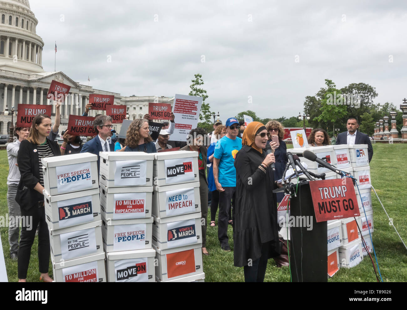 9 mai 2019 - Washington, DC : Linda Sarsour parle à la conférence de presse où 10 millions d'attaquer Trump signature Pétition(à) où la pétition appelant à la maison pour commencer la procédure d'impeachment contre le Président Trump sera livré à la présidente de la Chambre Nancy Pelosi. Signatures ont été recueillies par de nombreux groupes de défense, y compris Moveon.org. Banque D'Images