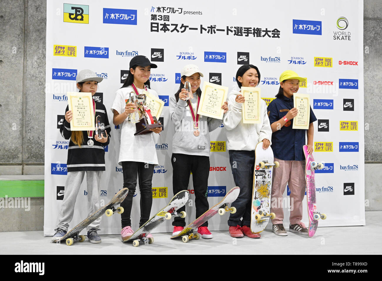 Murakami city Skate Park, Niigata, Japon. 12 mai, 2019. (L-R) Rizu Akama, Funa Nakayama, Yumeka Oda, Hina Maeda, Momiji Roger Legros, le 12 mai 2019 - la planche à roulettes : le 3ème Championnat du Japon le skate de rue de la femme cérémonie de remise des prix à Murakami city Skate Park, Niigata, Japon. Credit : MATSUO.K/AFLO SPORT/Alamy Live News Banque D'Images