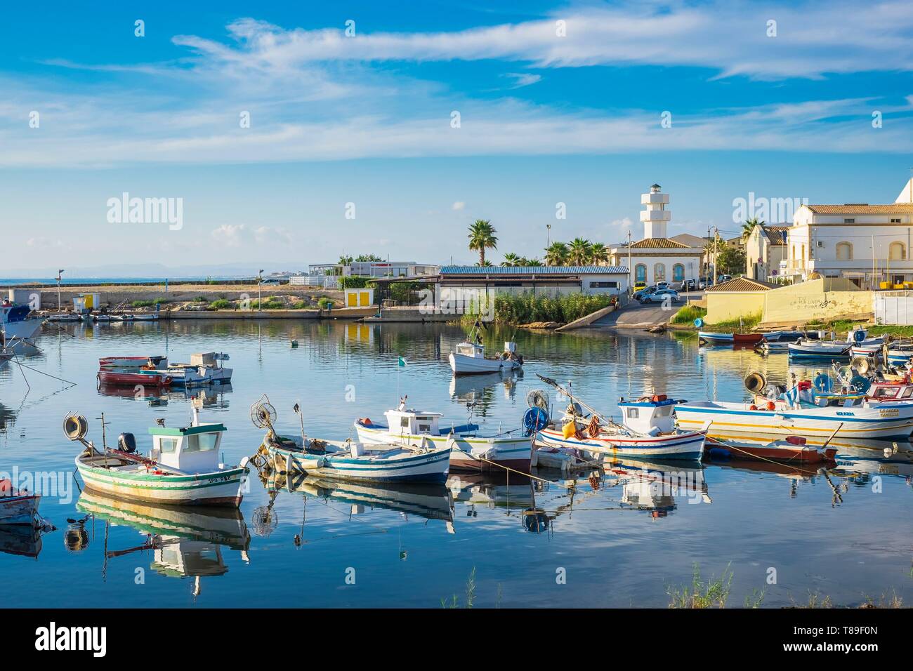 Harbour scoglitti sicily italy Banque de photographies et d’images à