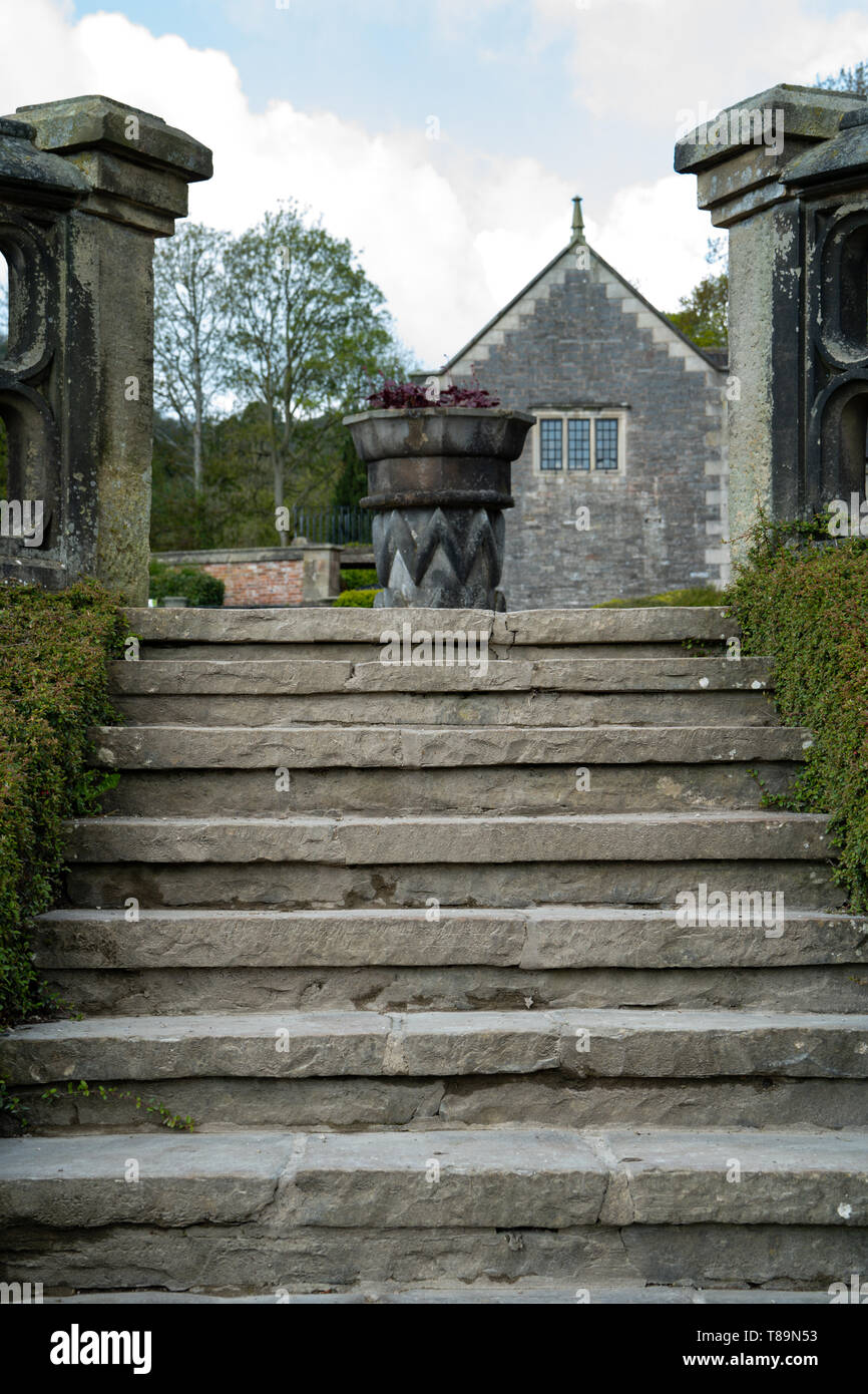 Marches de pierre, Ilam Hall, parc d'Ilam, Ilam, Peak District, Staffordshire, Royaume-Uni Banque D'Images