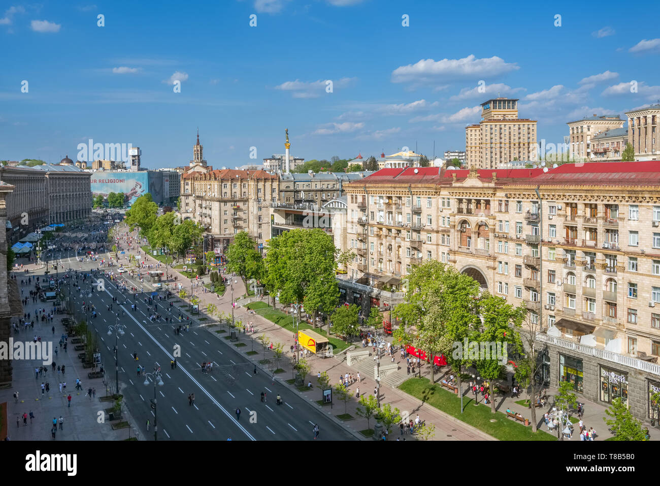 L'architecture soviétique sur les bâtiments de la rue Khreshchatyk à Kiev Banque D'Images