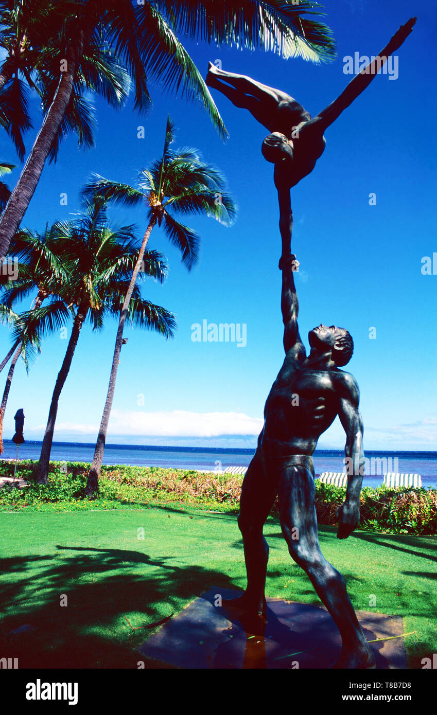 Statue de l'homme l'homme l'équilibrage de l'ATR, Hawaii Banque D'Images