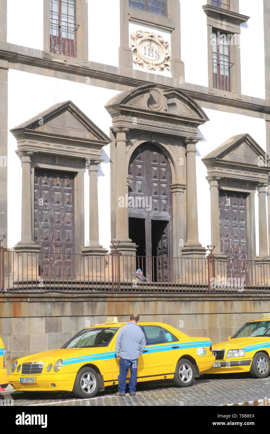 Le Portugal, l'île de Madère, Funchal, l'église Saint Jean l'Évangéliste (ou collège des Jésuites) de l'Eglise construite au 17ème siècle par les Jésuites dans un style de transition entre le maniérisme et le Baroque Banque D'Images