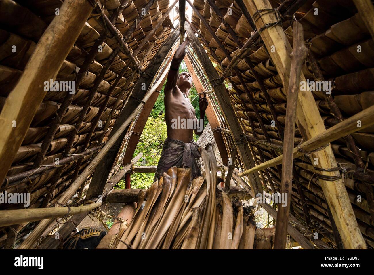 La Papouasie-Nouvelle-Guinée, Milne Bay Province, Encastreaux Trobriands, la mer, l'archipel de l'île de Kiriwina, Okaiboma Village, la construction de l'Igname Banque D'Images