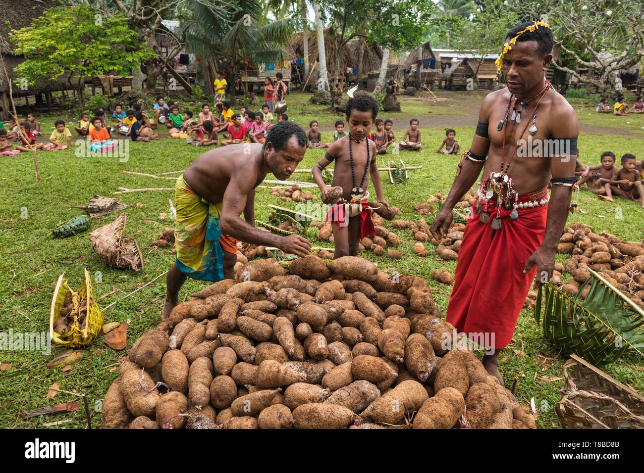 La Papouasie-Nouvelle-Guinée, Milne Bay Province, Encastreaux Trobriands, la mer, l'archipel de l'île de Kiriwina, Okaiboma Village, cérémonie d'Igname Banque D'Images