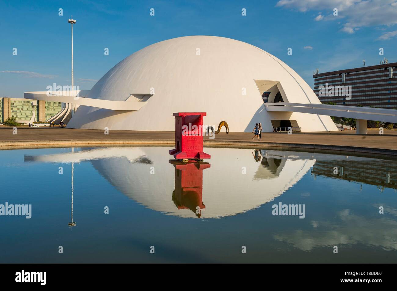 Brésil, Centre-Ouest, District fédéral, Brasilia, Musée National de la République du Brésil par l'architecte Oscar Niemeyer classés au Patrimoine Mondial de l'UNESCO Banque D'Images