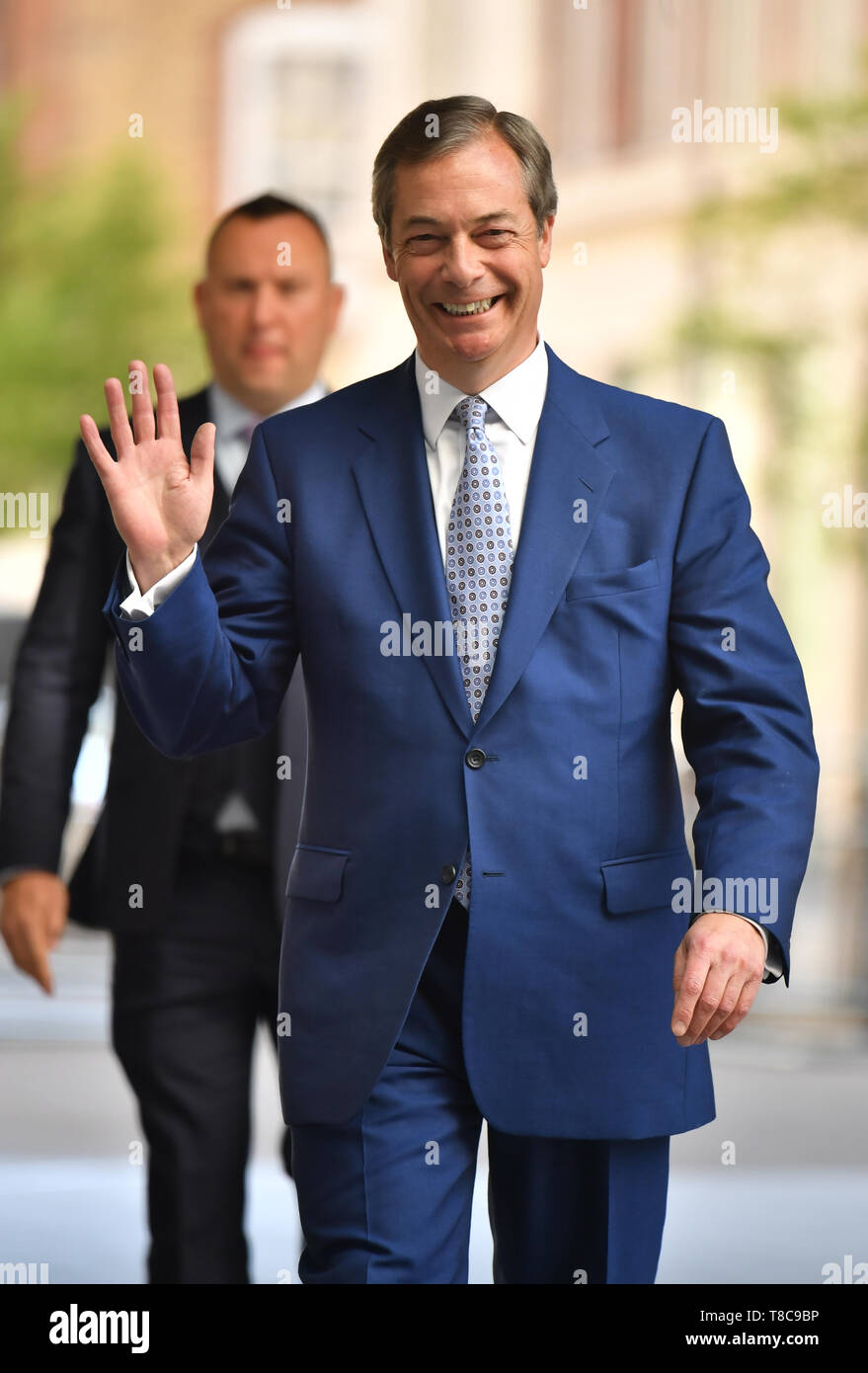 Brexit chef de parti Nigel Farage arrivant à BBC Broadcasting House dans le centre de Londres à apparaître sur la BBC1 à l'actualité, l'Andrew Marr Show. Banque D'Images