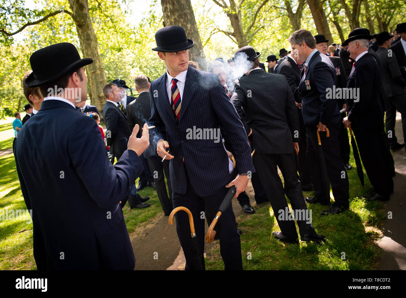 Membres actuels et anciens cavaliers recueillir en avant de la Cavalerie combiné annuel Association anciens camarades parade, à Hyde Park, Londres, qui rend hommage aux membres de la Yeomanry Cavalry et tués dans la Première Guerre mondiale et dans les conflits ultérieurs. Banque D'Images