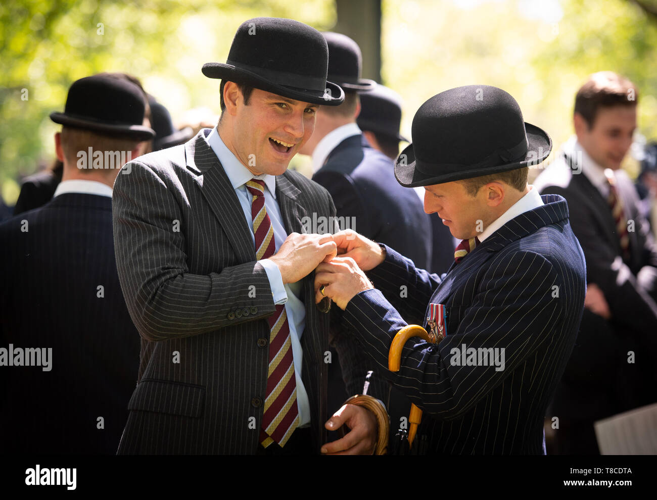 Membres actuels et anciens cavaliers recueillir en avant de la Cavalerie combiné annuel Association anciens camarades parade, à Hyde Park, Londres, qui rend hommage aux membres de la Yeomanry Cavalry et tués dans la Première Guerre mondiale et dans les conflits ultérieurs. Banque D'Images