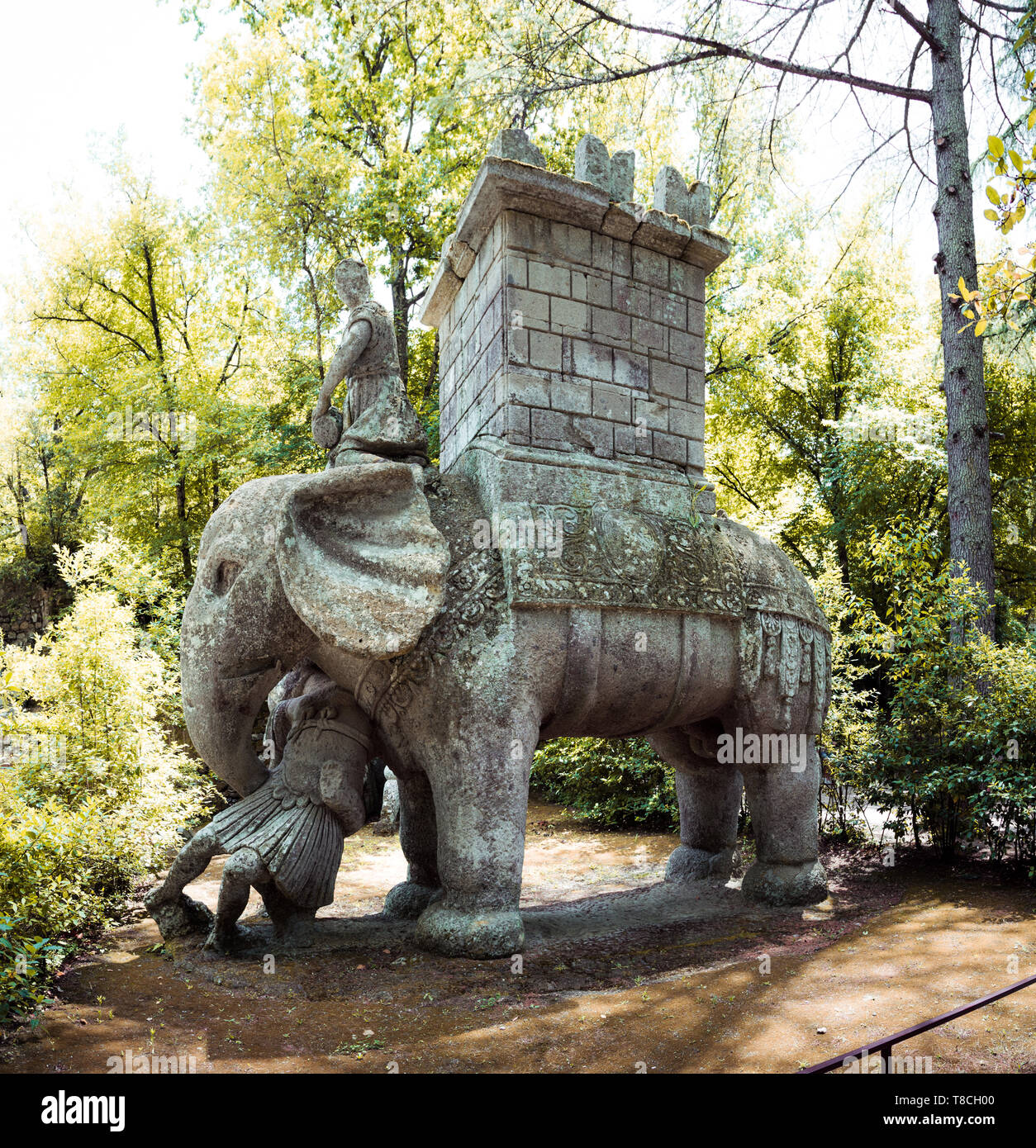 Orcus bouche sculpture au célèbre parc dei mostri (Parc des Monstres), également nommé Sacro Bosco (bois sacré) ou les jardins de Bomarzo à Bomarzo, provi Banque D'Images