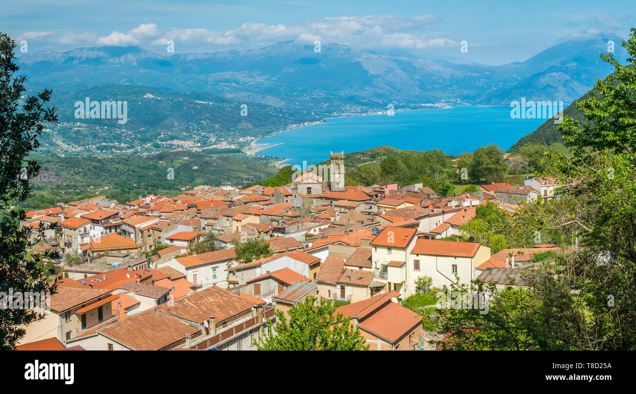 Vue panoramique de San Giovanni a Piro, Province de Salerne, Campanie, Italie. Banque D'Images