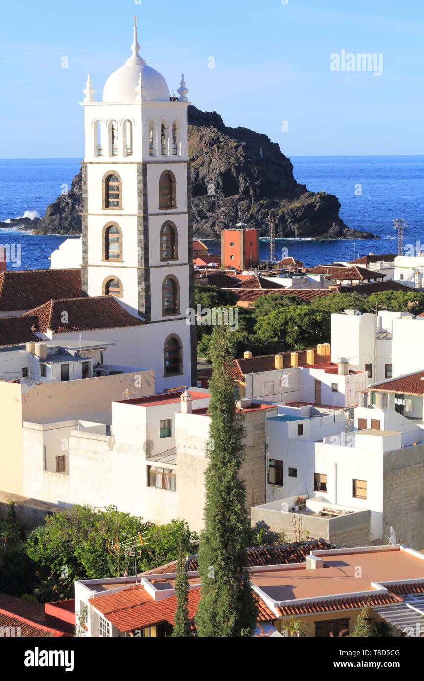 L'Espagne, Iles Canaries, Tenerife, province de Santa Cruz de Tenerife, Garachico, le centre historique (16ème-17ème siècle) avec son église Santa Ana Banque D'Images