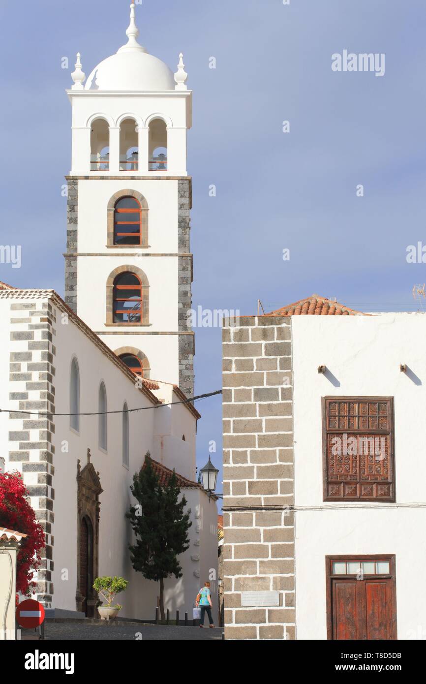 L'Espagne, Iles Canaries, Tenerife, province de Santa Cruz de Tenerife, Garachico, le centre historique (16ème-17ème siècle) avec son église Santa Ana Banque D'Images