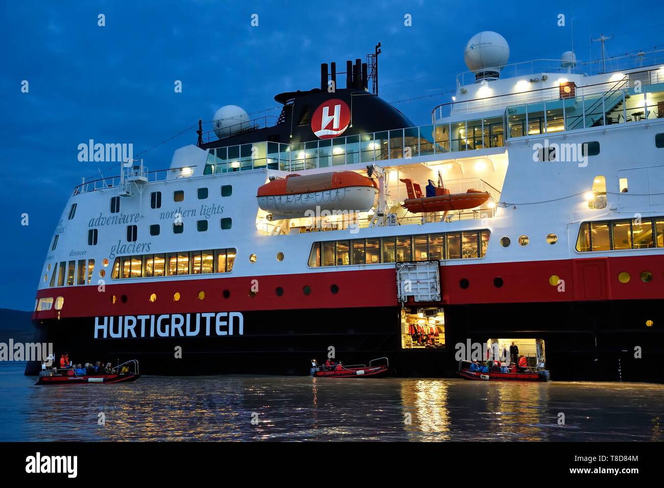 Le Groenland, le centre de la région de l'ouest, la baie de Kangerlussuaq, nuit de l'embarquement MS Fram navire Hurtigruten de cruse Banque D'Images
