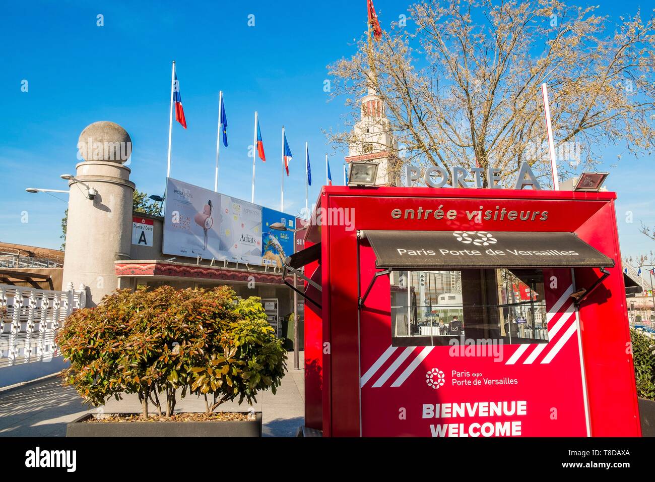 Paris porte de versailles Banque de photographies et d'images à haute  résolution - Alamy