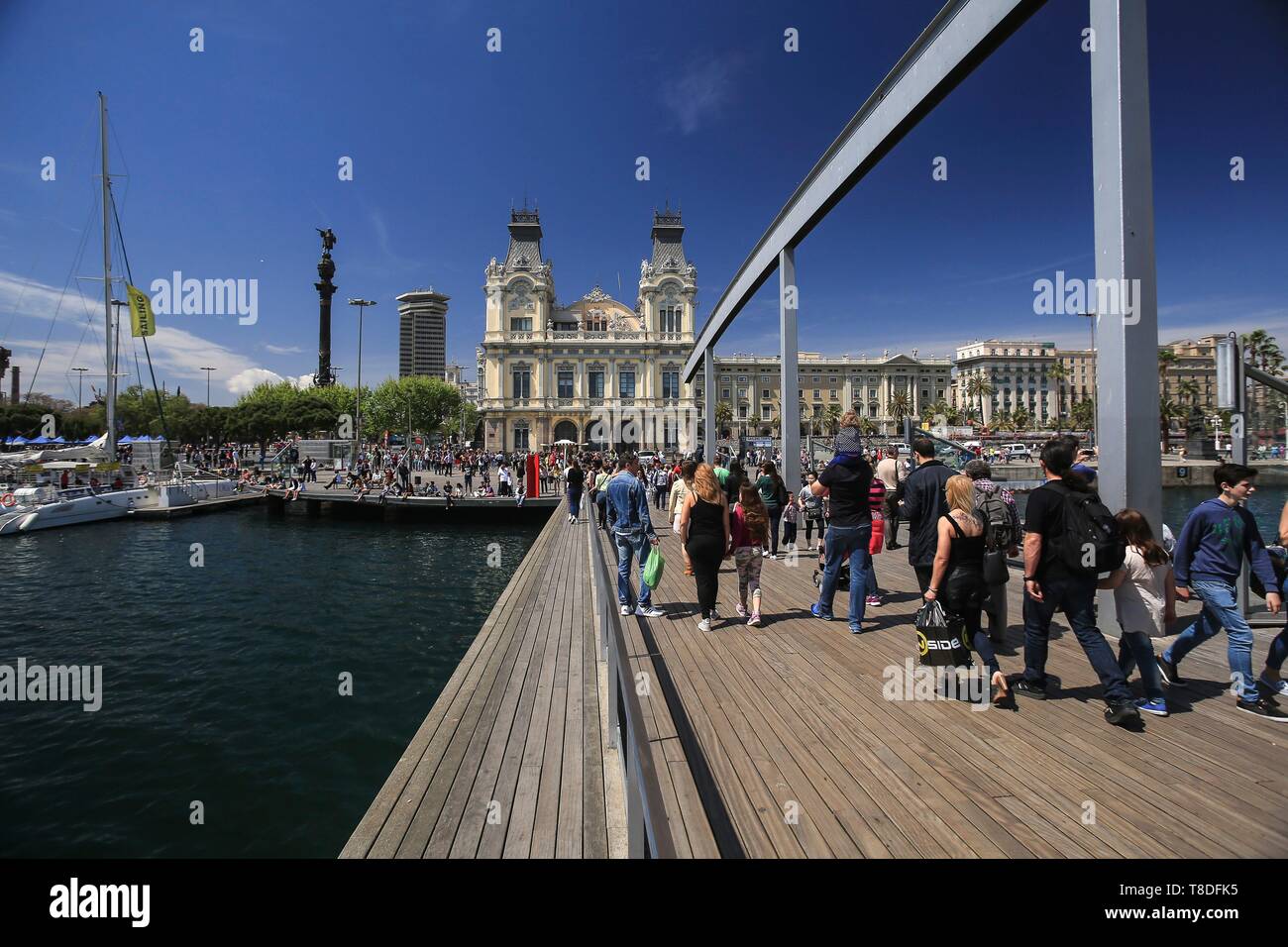 Espagne, Catalogne, Barcelone, &# x200b ;&# x200b;la Rambla del Mar passerelles, l'œuvre des architectes Helio Pi±¾n et Albert Viaplana à côté de Port Vell Banque D'Images