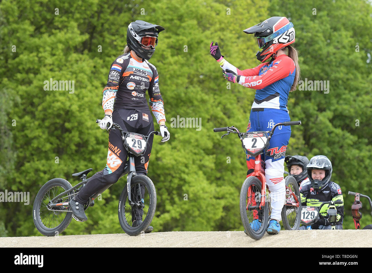 12 mai 2019 Papendal, pays-Bas coupe du monde UCI BMX Supercross Vlnr: Ruby Huisman (29),Merel Smulders (2) BMX coupe du monde UCI Supercross Papendal 2019 Banque D'Images