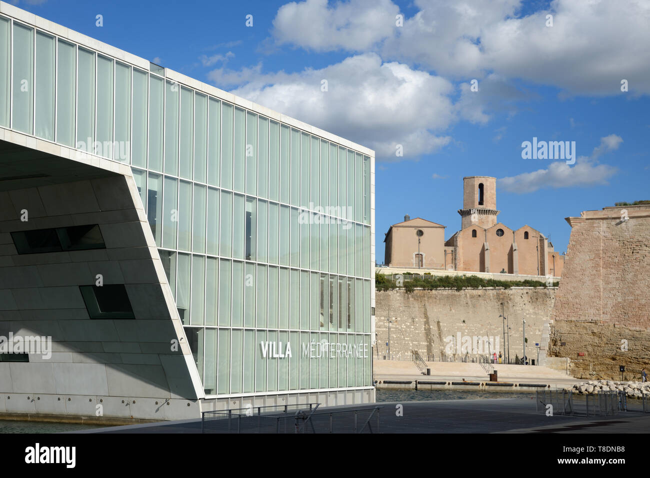 Villa Méditerranée Exhibition Hall ou salle d'église Saint Laurent France Marseille Provence Banque D'Images
