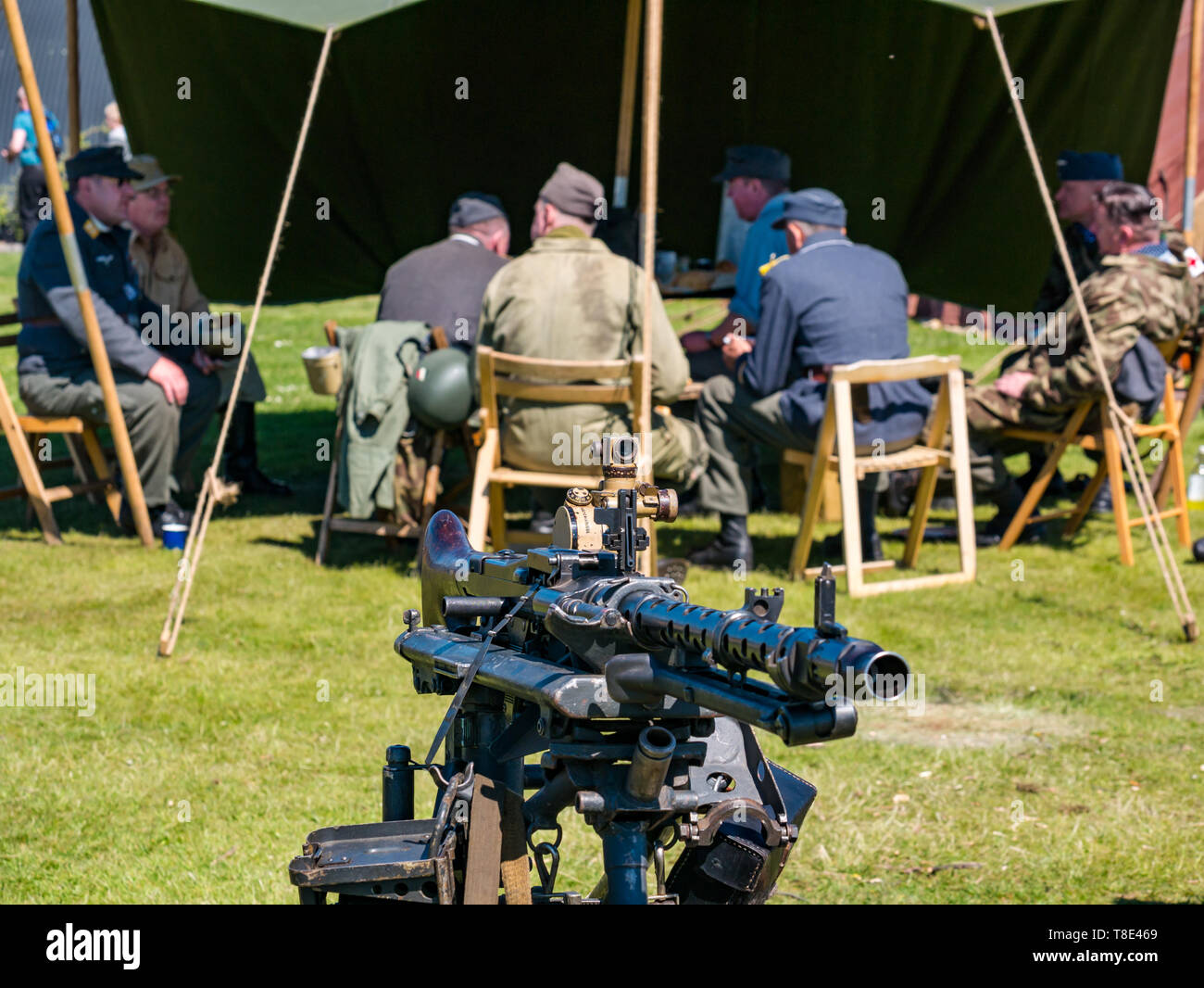 Musée de l'aviation, East Fortune, East Lothian, Scotland, UK 12 mai 2019. L'expérience de guerre : une journée en famille avec toutes les choses liées à des guerres mondiales y compris une réplique d'une seconde guerre mondiale, camp de l'armée allemande et d'équipements militaires avec une mitrailleuse Banque D'Images