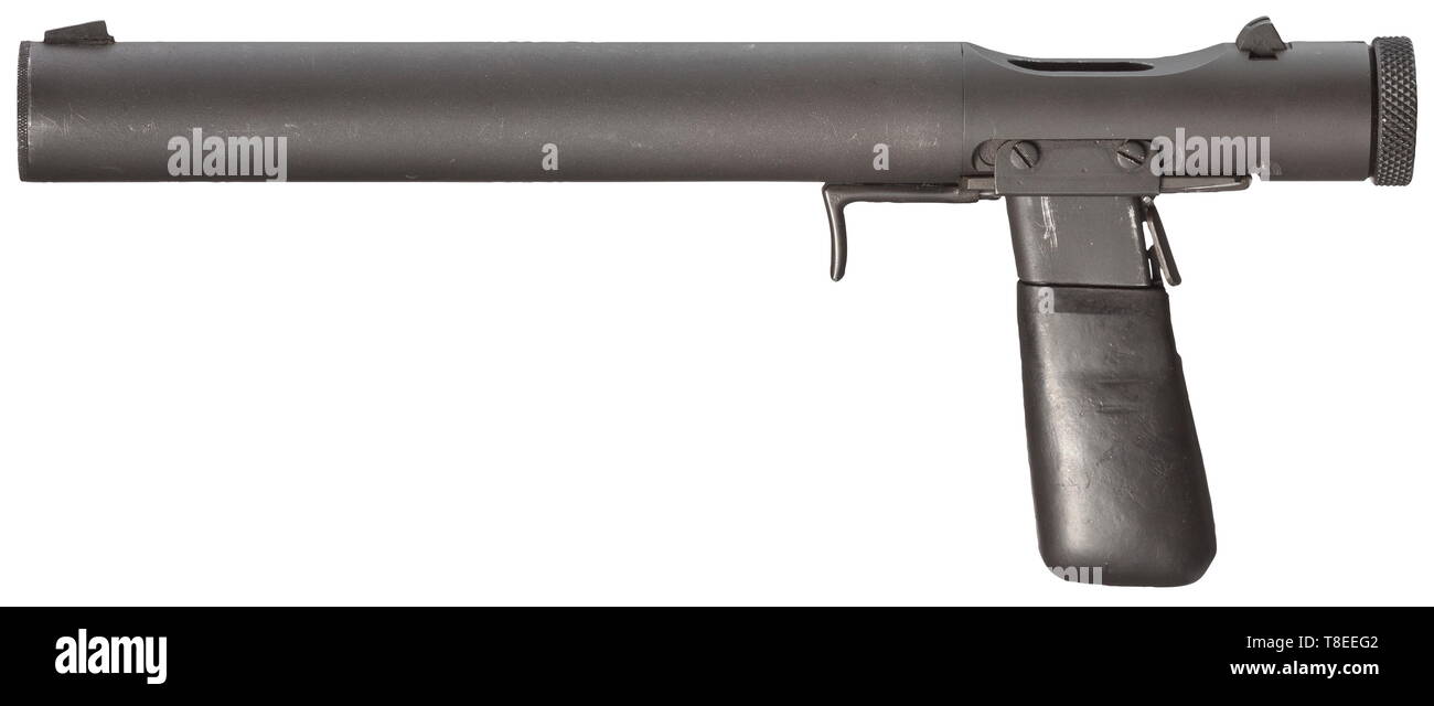 Un pistolet silencieux Welrod Cal. 7,65 mm, no. 675. Canon à 20 ports du gaz, longueur 107 mm. Longueur totale 310 mm. 8-shot intégré dans le magazine, recouvert de caoutchouc noir, poignée amovible. Verrouillage rotatif fixe en raison de la condamnation des ergots. Soi-disant type D avec veste en deux parties. Vue arrière carré et guidon. En ce qui concerne seulement la preuve d'inscription civile marque en dessous de l'habitation et du silencieux sur culasse ainsi que deux rhombs situé dans l'un l'autre à l'arrière gauche du boîtier de culasse. Complètement gris-noir phosphatation, quelques marques d'outils et de stockage. Près de mint-Clearance-Info Additional-Rights, con-Not-Available Banque D'Images