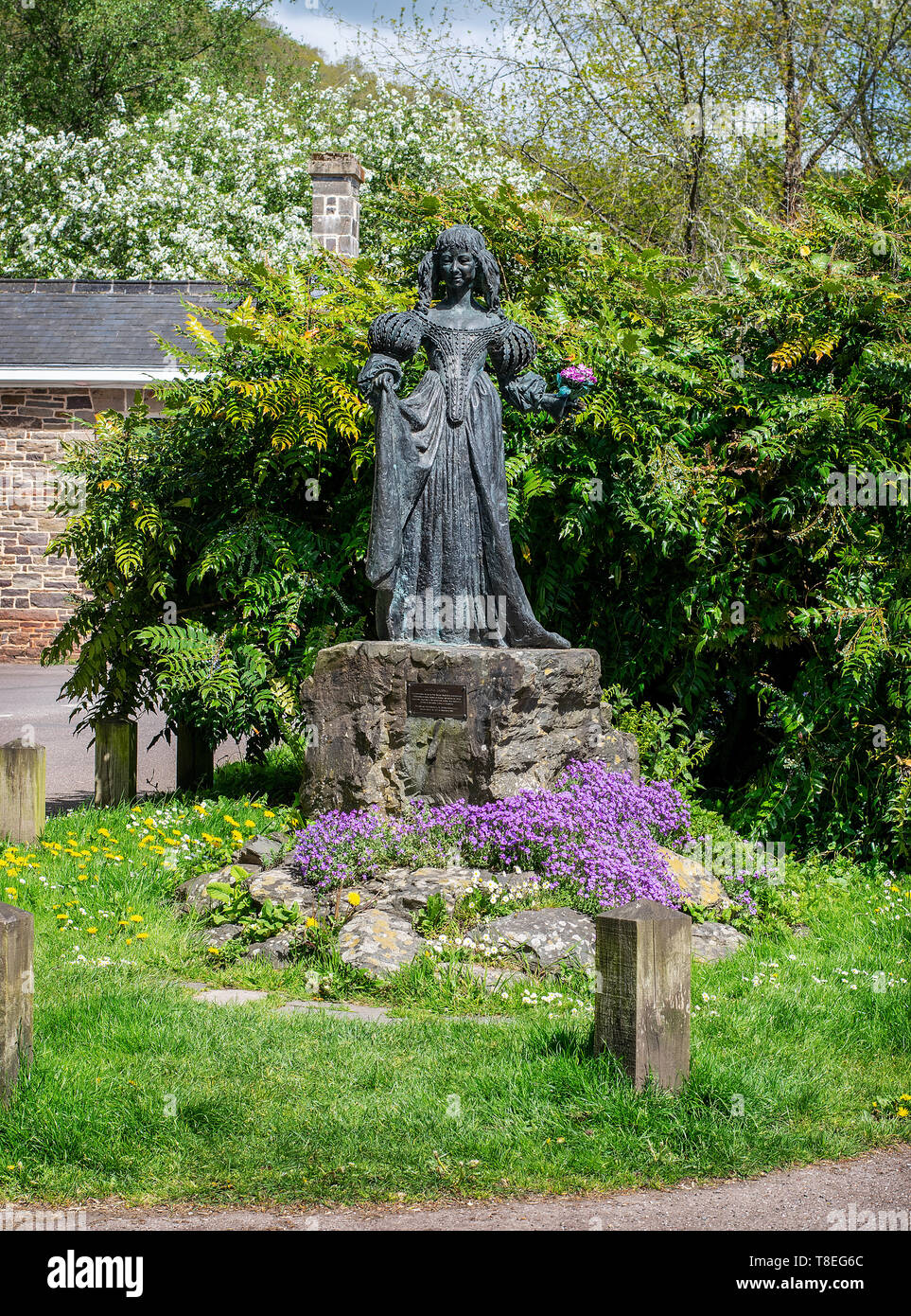 Une statue de Lorna Doone, l'héroïne du livre du même nom écrit par Richard Blackmore situé dans le Somerset, Devon Dulverton, UK Banque D'Images