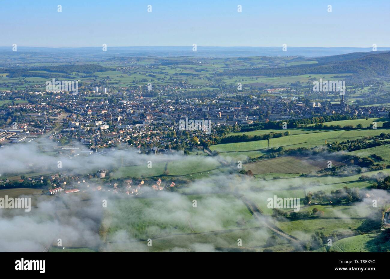 France, Saône et Loire, Ville d'Autun (vue aérienne) Banque D'Images