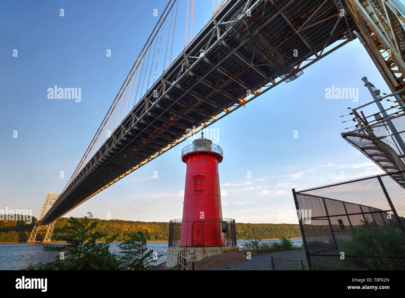 Petit phare rouge, George Washington Bridge Banque D'Images