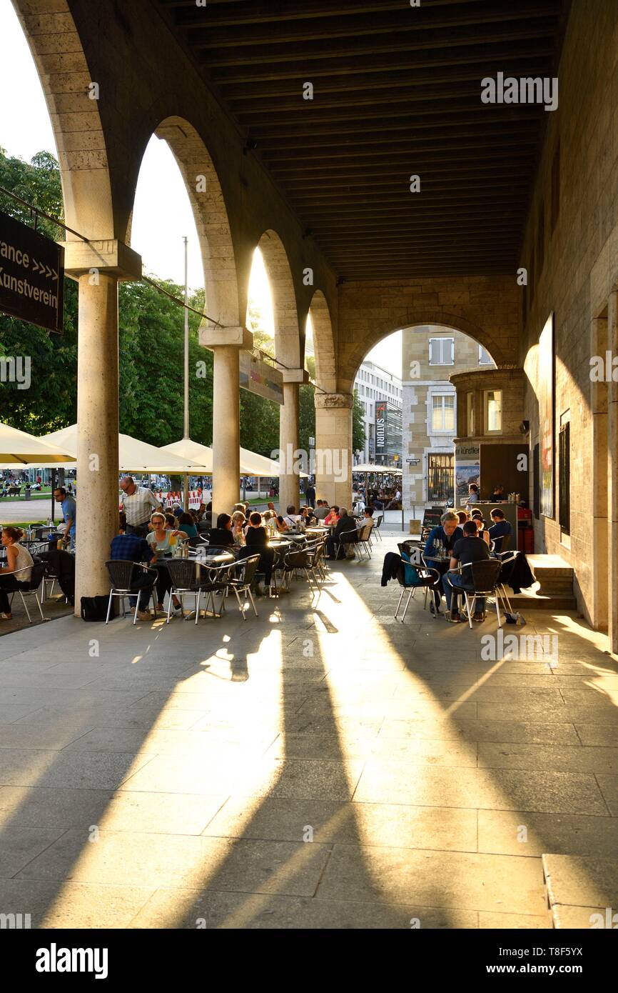 Allemagne, Baden Württemberg, Stuttgart, Schlossplatz (Place du Château), CafÚ K³nstlerbund Banque D'Images