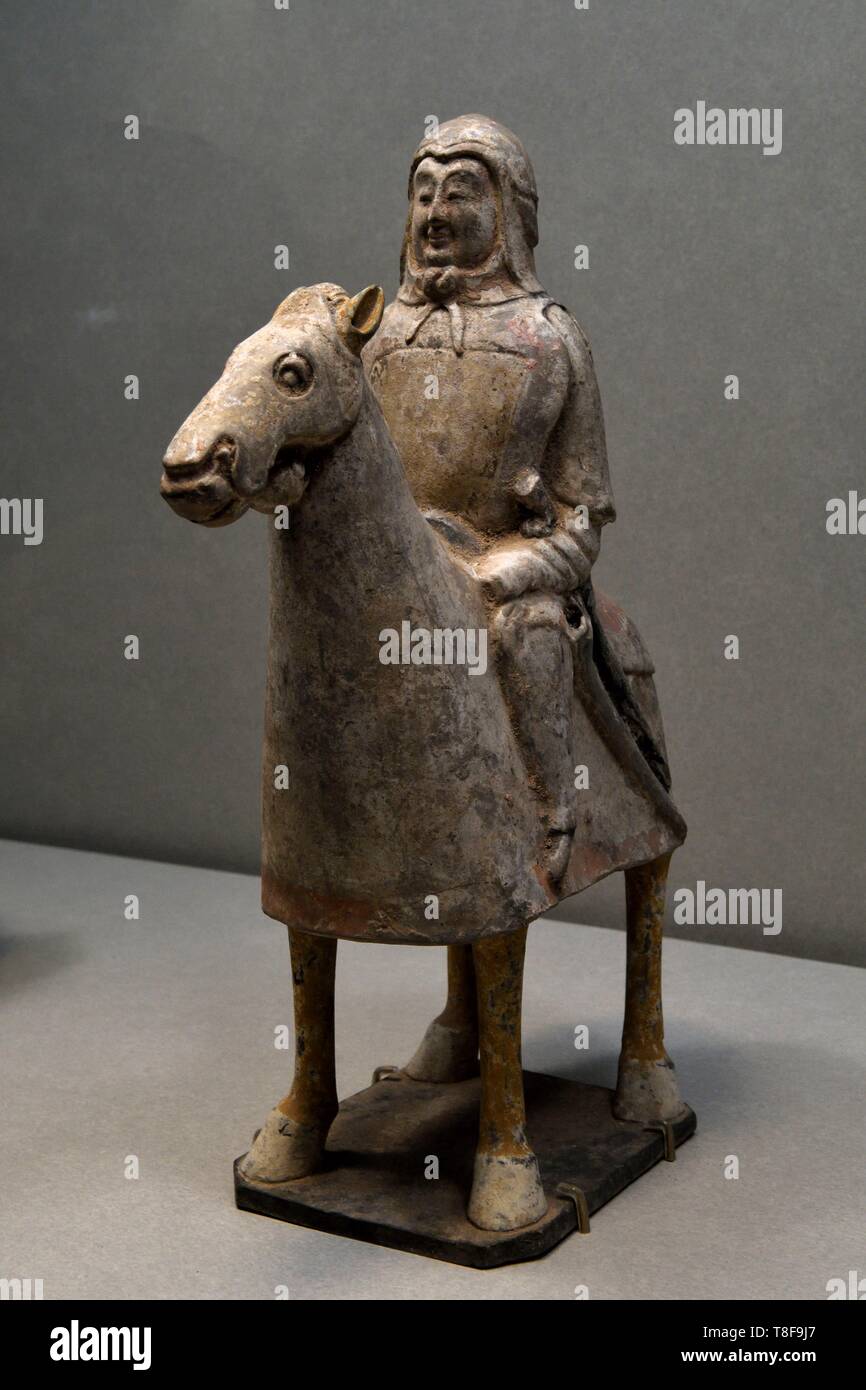 République populaire de Chine, Taiwan, Taipei, Musée National du Palais, la figure d'un homme à cheval du Nord, dynastie Qi Banque D'Images