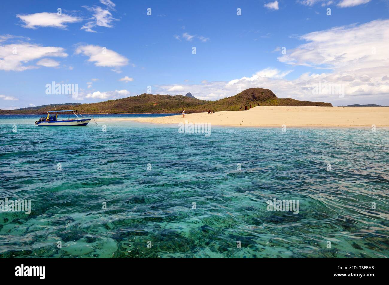 La France, l'île de Mayotte (département français d'outre-mer), la Grande Terre, M'Tsamoudou, îlot de sable blanc sur la barrière de corail dans le lagon face à Saziley Point Banque D'Images