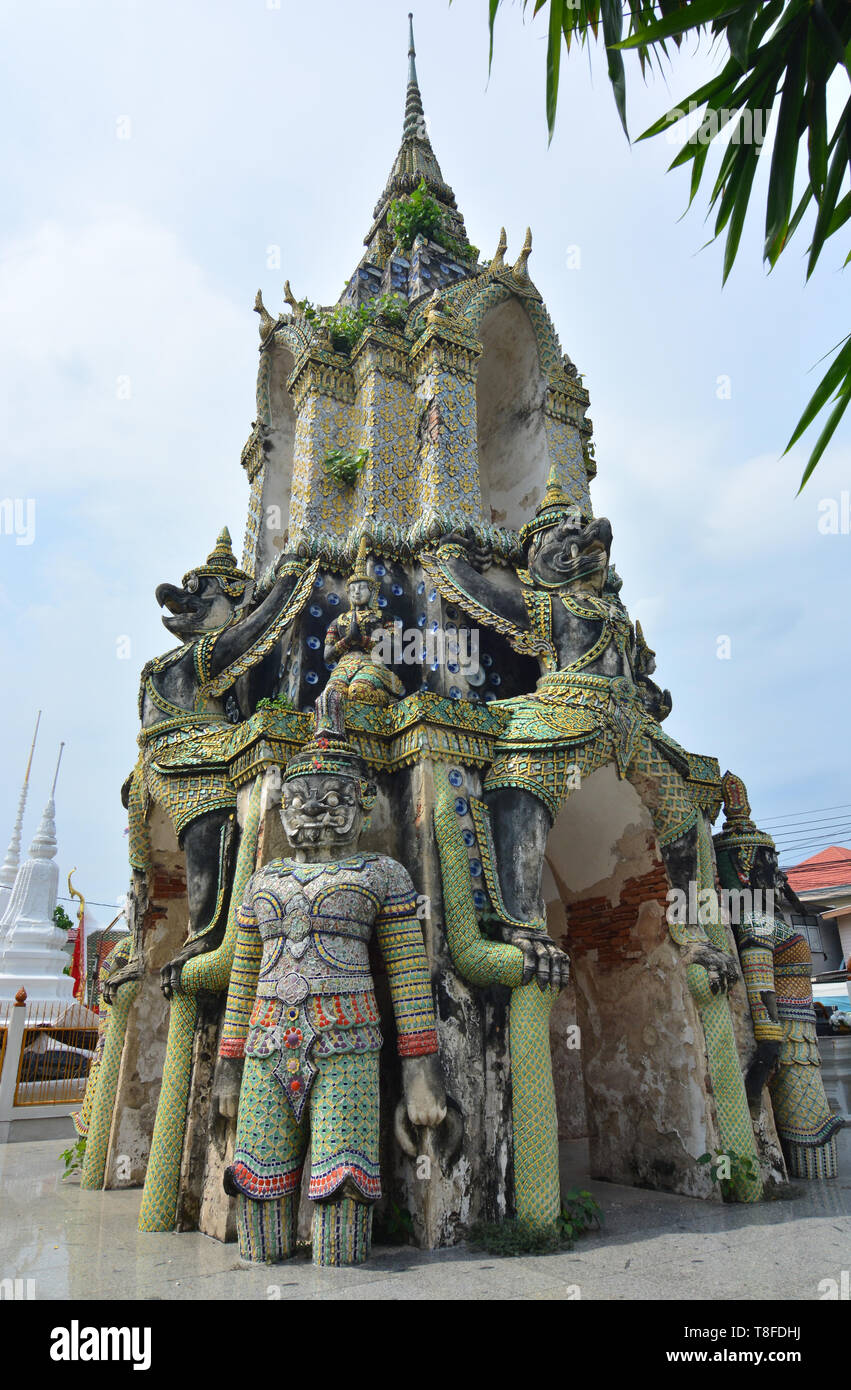 Ancien clocher à Wat Tham Phraya , Worawihan Thonburi, Bangkok, Thaïlande Banque D'Images