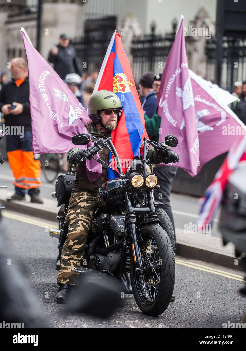 Les motocyclistes de partout au Royaume-Uni prendre part à Rolling Thunder, un tour à l'appui de Parachute Regiment soldier F face à des poursuites sur le Dimanche sanglant. Avec : Atmosphère, voir Où : London, Royaume-Uni Quand : 12 Avr 2019 Crédit : Wheatley/WENN Banque D'Images