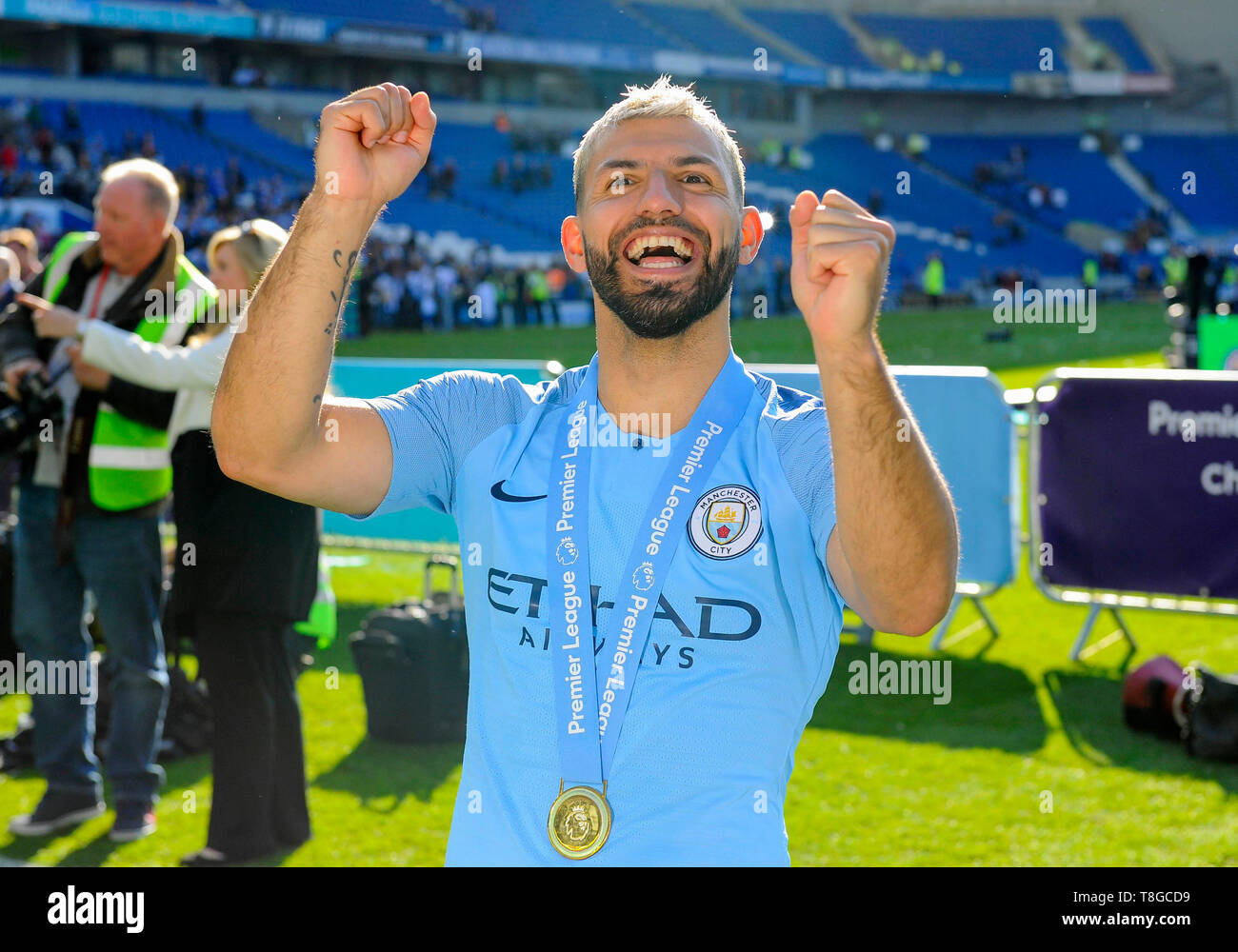 BRIGHTON, Angleterre - le 12 mai : Sergio Aguero (10) de Manchester City célèbre remporter la Premier League au cours de la Premier League match entre Brighton & Hove Albion et Manchester City à l'American Express Community Stadium le 12 mai 2019 à Brighton, Royaume-Uni. (MB) Banque D'Images